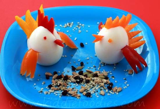 Little chicks healthy snack for kids made of egg and pepper step2