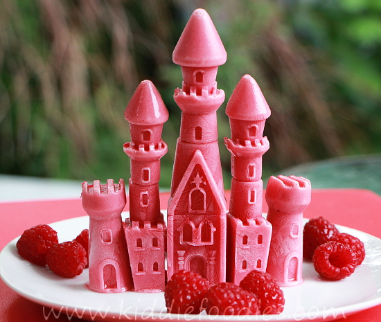 Princess castle - frozen raspberries and yogurt step4