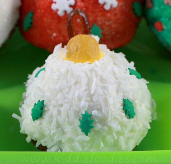 Christmas cupcakes - Christmas balls mini-cupcakes decoration ideas step5d