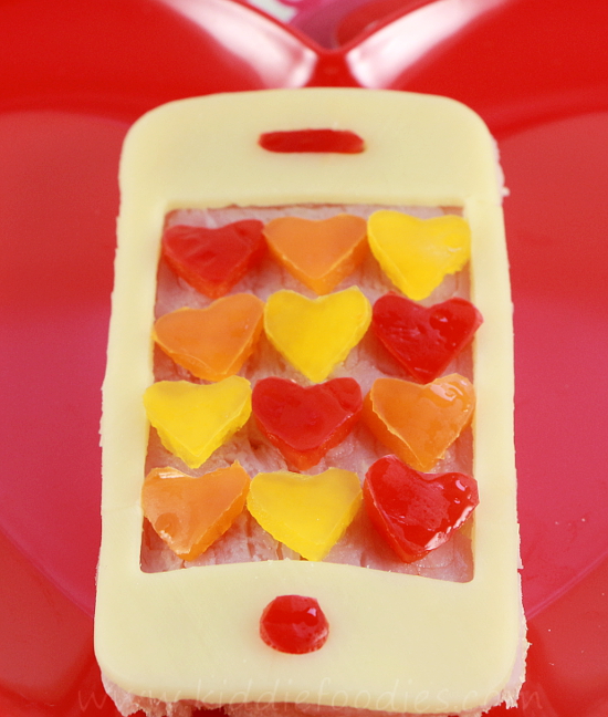 Call me Valentine, Iphone shaped sandwich, Valentine lunch idea for kids step2a