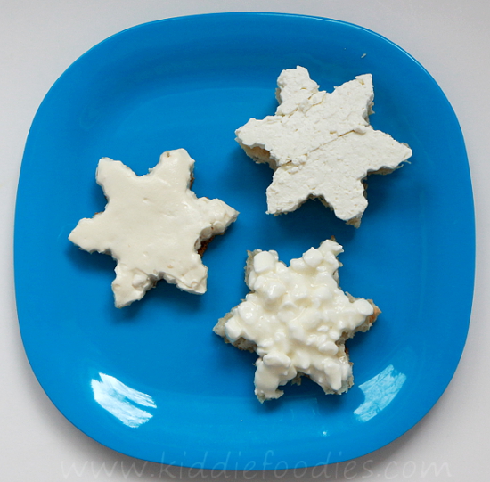 Snowflake sandwich with white cheese step2