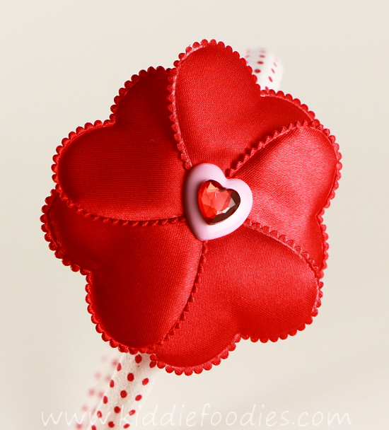 How to make red heart flower headband for st Valentine Day - tutorial step3b