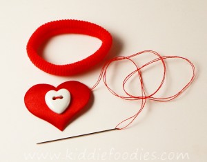 How to make heart hair ties for Valentine's Day - tutorial step2