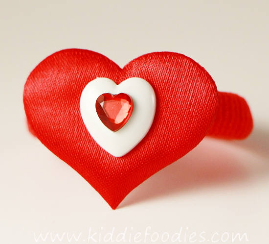 How to make heart hair ties for Valentine's Day - tutorial step3a