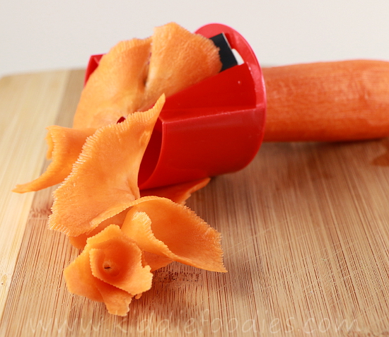 How to make a carrot flower step2